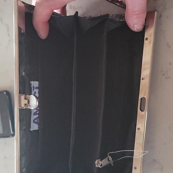 Wallets - Picture 5 of 6